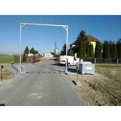 Brama dezynfekcyjna dla pojazdów wersja standard. Dezynfekcja kół, podwozia i boków pojazdu.